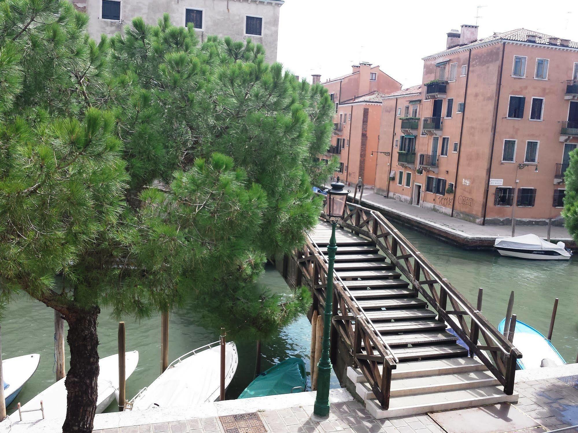 Venezianamente